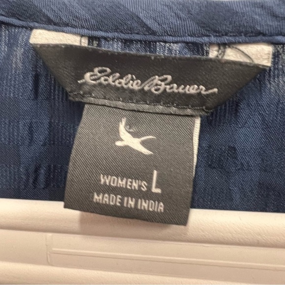 Eddie Bauer semi-sheer blue patterned blouse with front buttons size large - Picture 3 of 14